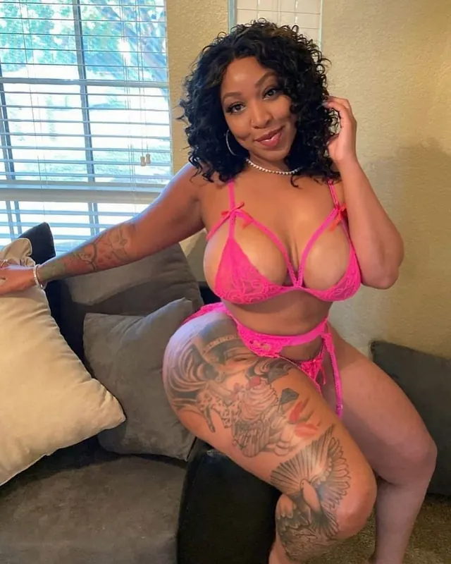 Adriana, 36 ans, rencontre sexe à Saint-Jouin-Bruneval