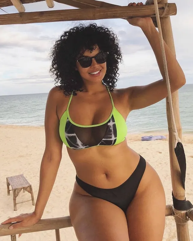 Adriana, 43 ans, rencontre sexe à Neuvy-sur-Barangeon
