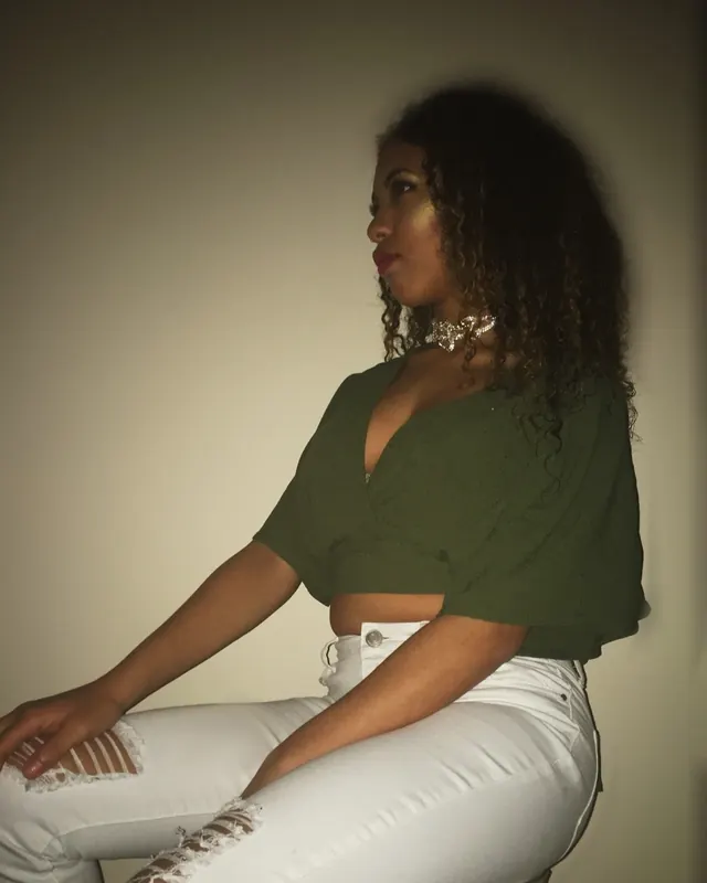 Astou, 27 ans, rencontre sexe à Saint-Seurin-sur-l'Isle